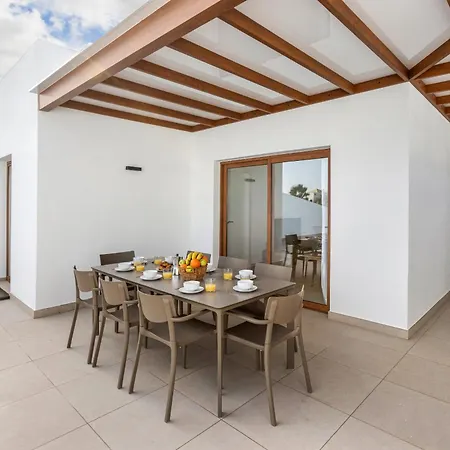 Famara - Vipvipvillas * Playa Blanca (Lanzarote)