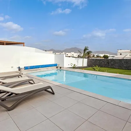 Villa Famara - Vipvipvillas *